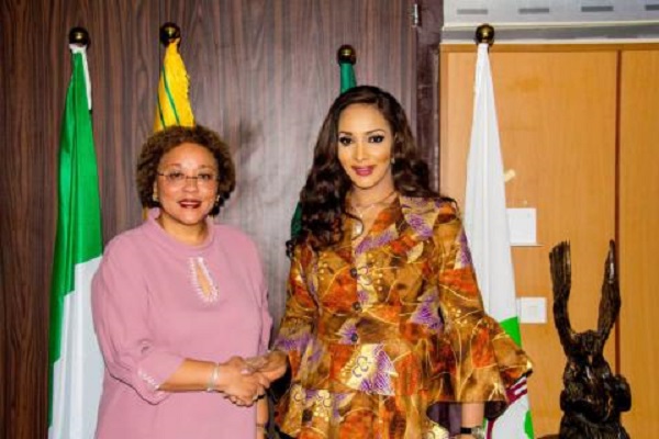 Embajadora de Cuba en Nigeria sostiene encuentro con la Ministra de Relaciones Exteriores nigeriana